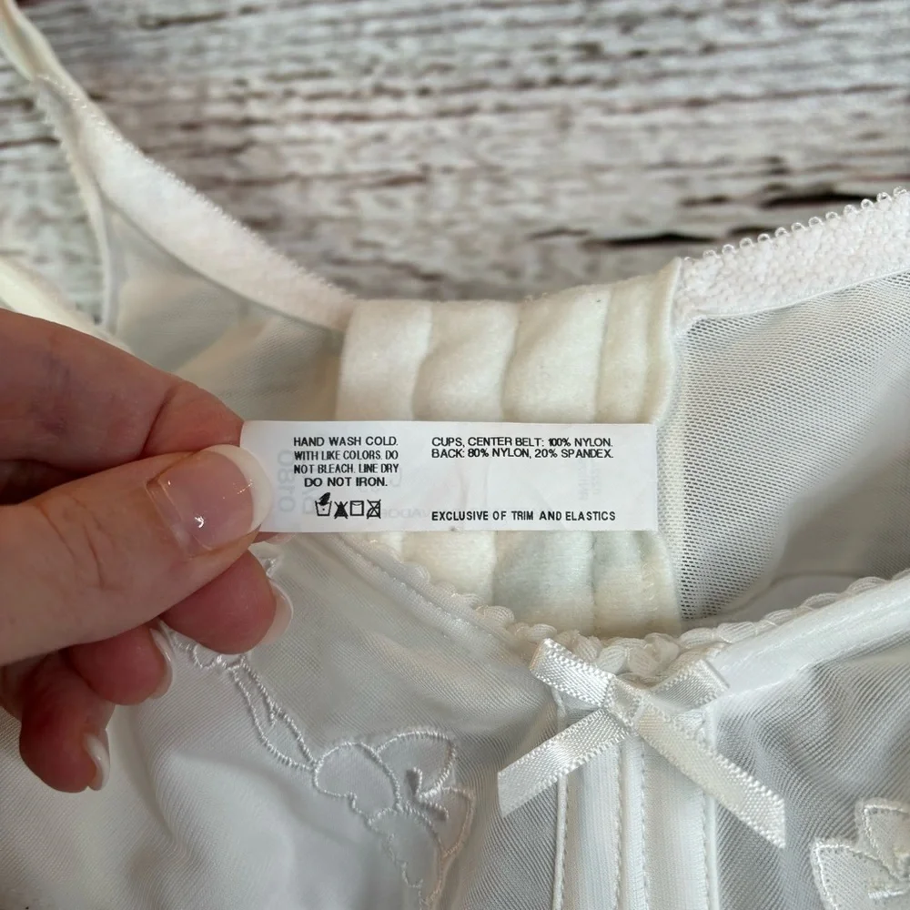 BALI White Flower Underwire Unlined Full Coverage Bra Size 42C Plus Size Nylon‎